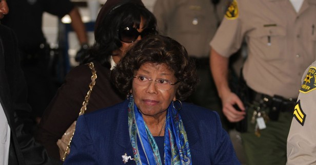 LOS ANGELES, CA - JANUARY 25:  Katherine Jackson enters the Los Angeles County courthouse for the arraignment of Dr Conrad Murray on January 25, 2011 in Los Angeles, California.  Dr. Murray has been charged with involuntary manslaughter in the death of Michael Jackson and has been ordered to stand trial.  (Photo by Frederick M. Brown/Getty Images)