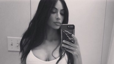 Kim Kardashian selfie on Instagram
