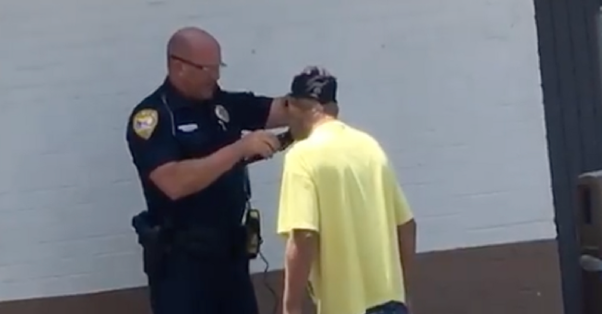 Florida Police Officer Shaves Homeless Man