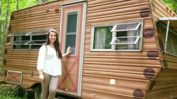 14-Year-Old Transforms 1974 Camper She Bought For $200