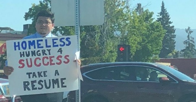 Homeless Man Handing Out Resumes Gets More Than 200 Job Offers