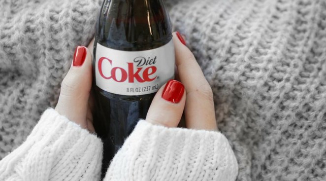 Why You Probably Shouldn’t Order A Diet Coke On a Plane