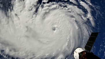 Florence now a major hurricane, aims for US Southeast