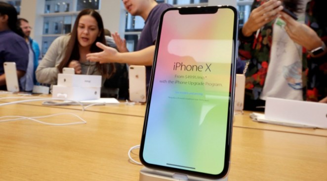 Apple Expected To Unveil Bigger, Pricier iPhone On Wednesday