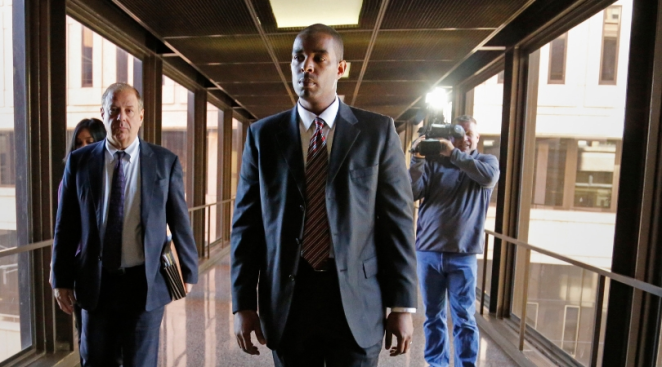 Ex-FBI Agent Gets 4 Years In Prison For Leaking Documents