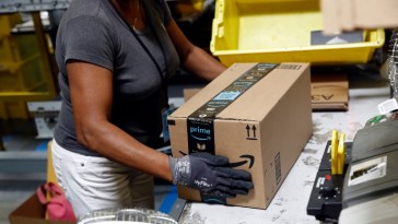 Amazon Jumps Out Ahead of Its Rivals and Raises Wages to $15