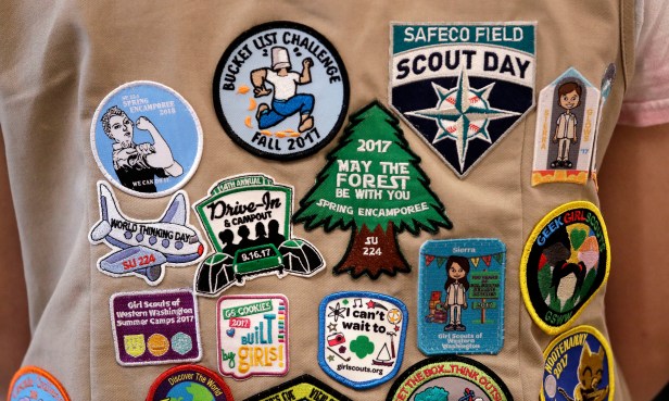 Girl Scouts vs Boy Scouts