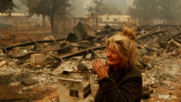 The Latest: 1,500 Buildings Burned by Southern California Fire
