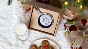 This Holiday Mini Skillet Ornament Is The Perfect Stocking Stuffer!