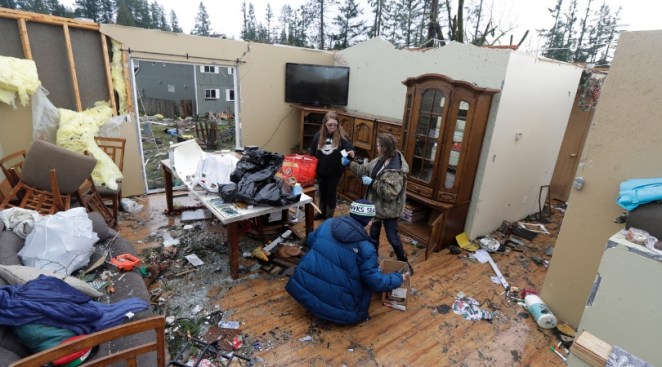 Rare Tornado in Washington Causes Heavy Damage, Strongest Since 1986