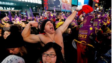How Many People Are Expected To Celebrate New Year's At Times Square?