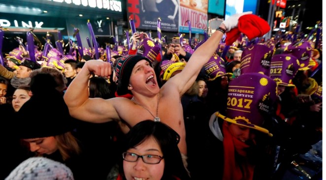 How Many People Are Expected To Celebrate New Year's At Times Square?