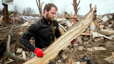 Rare December Tornadoes Reported in Central US, Killing 1