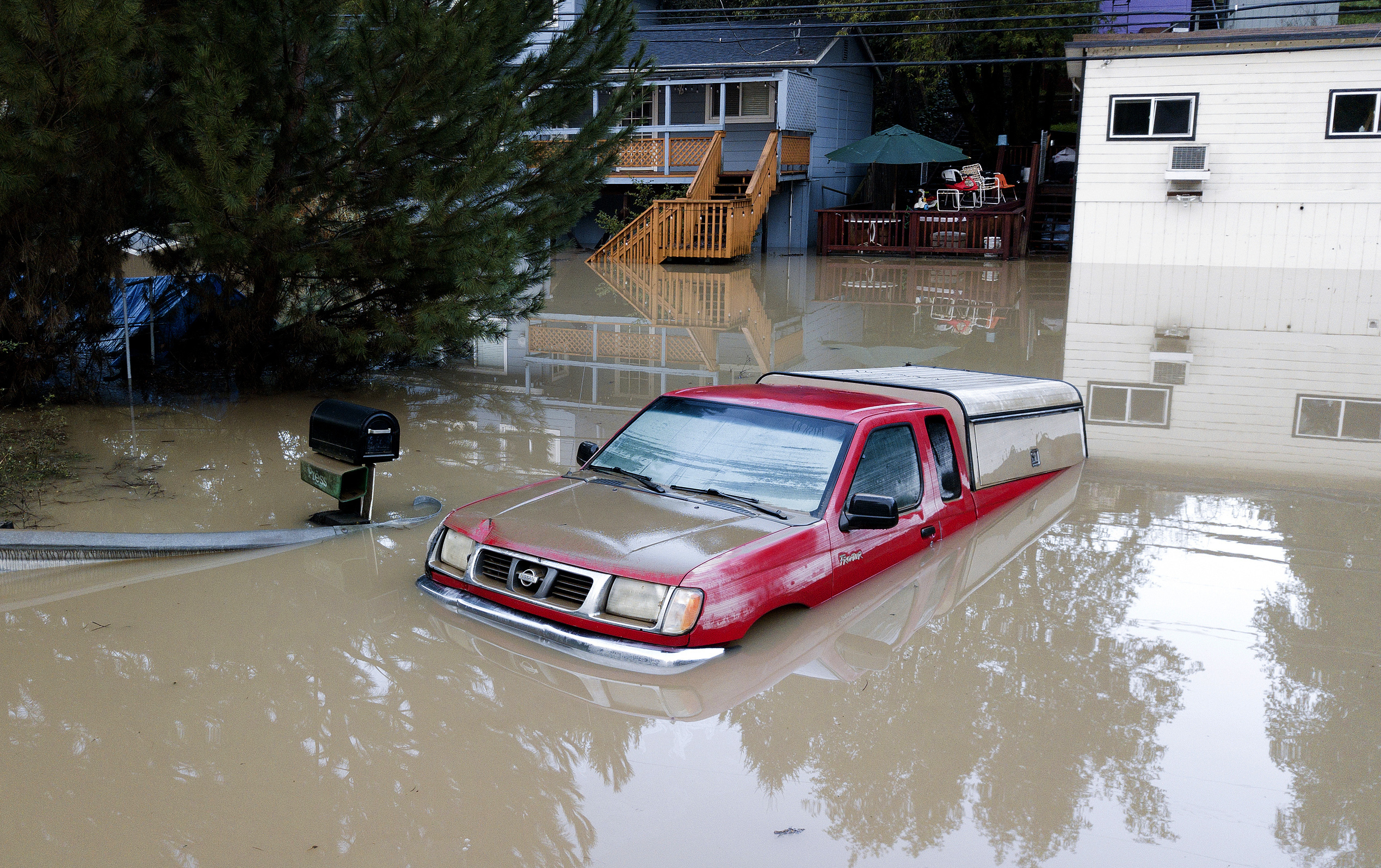 Man Dies in Northern California Floodwaters