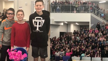 3 Boys Buy Over 200 Flowers For Girls at Kansas Middle School For Valentine's Day