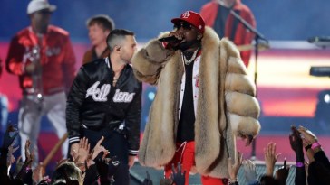 PETA Calls Out Super Bowl Halftime Performer For Wearing Fur Coat