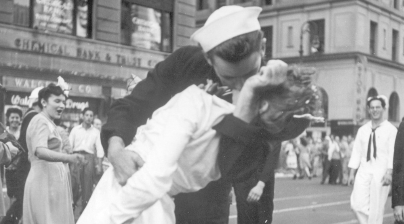 V-J Day Kiss Sailor Died