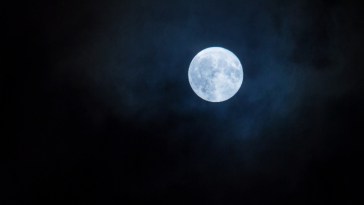 Here's How To Watch The Full Worm Moon This March!