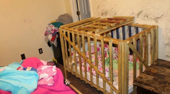 Kids Kept in Cages Alabama