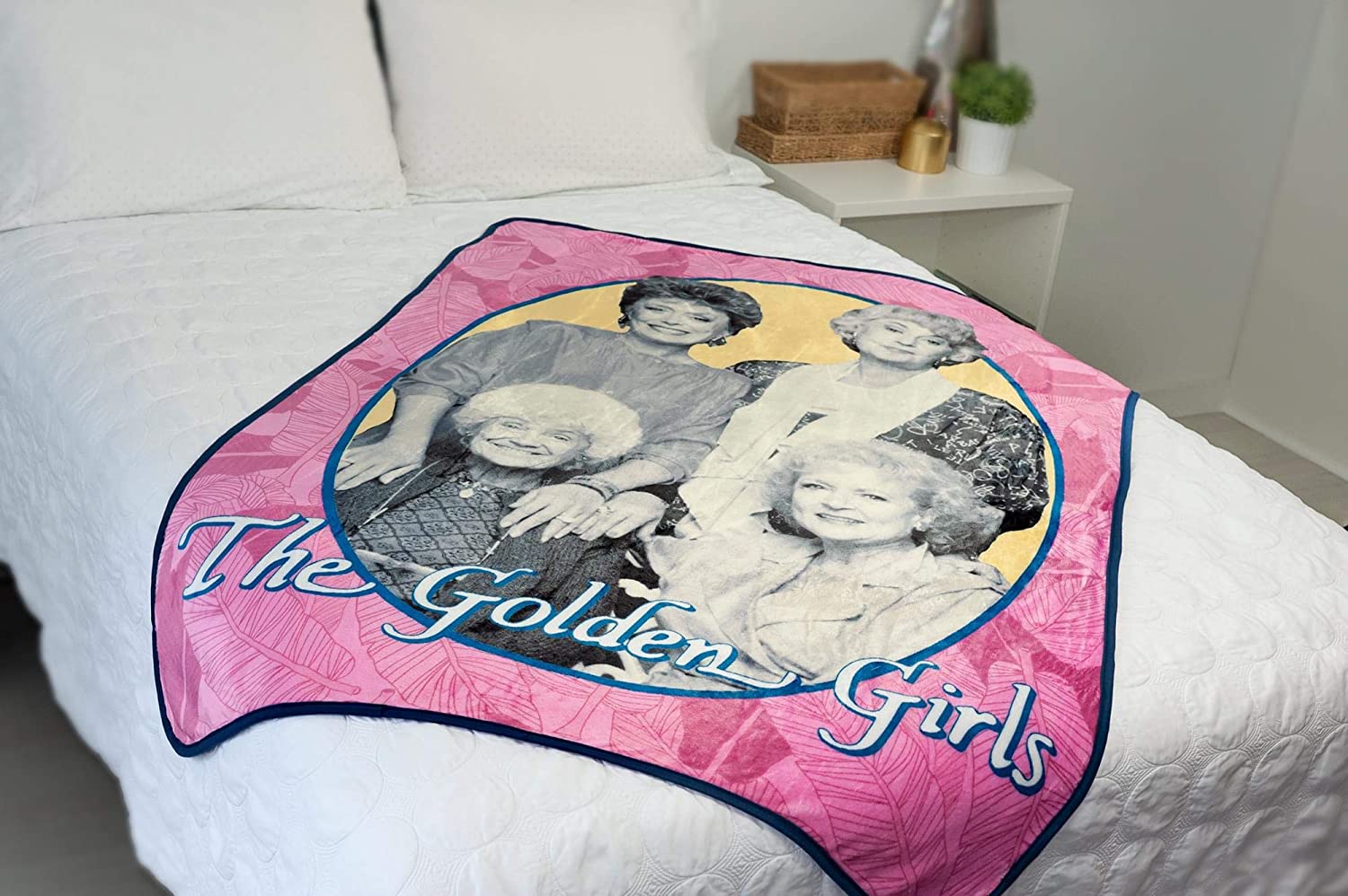 The Golden Girls Portrait Fleece Throw Blanket | Features A Portrait Of The Smiling Cast | Large Golden Girls Blanket | 60 x 45 Inches
