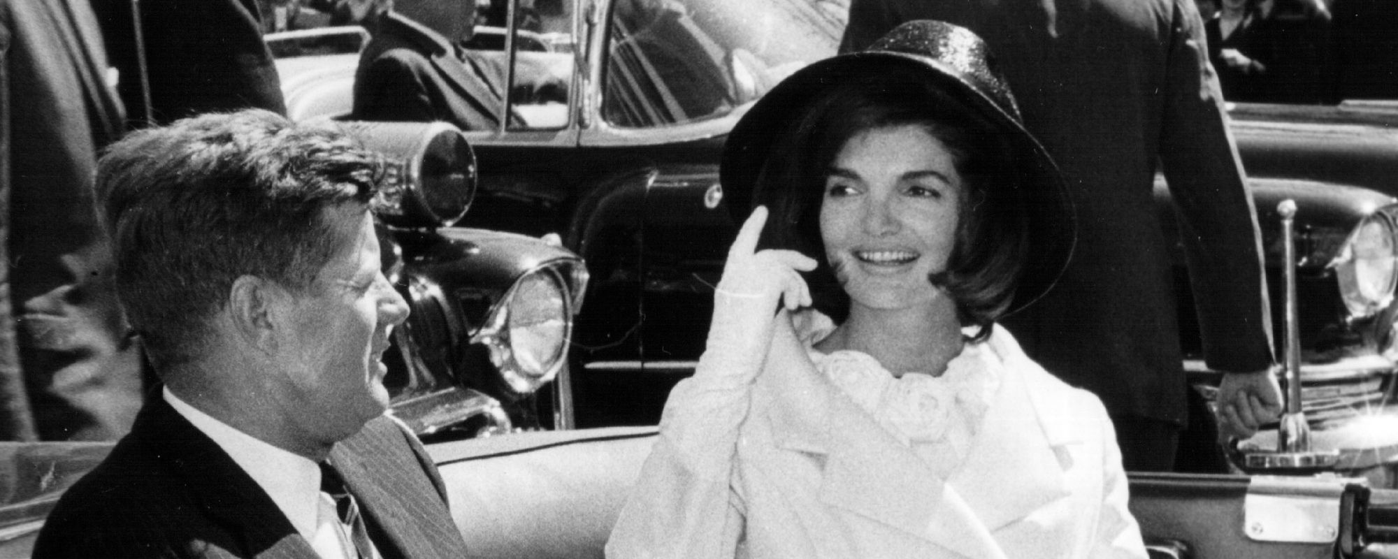 TEN THINGS YOU DIDN'T KNOW ABOUT JACKIE KENNEDY'S ICONIC PINK SUIT — A  NERVY GIRL'S GUIDE