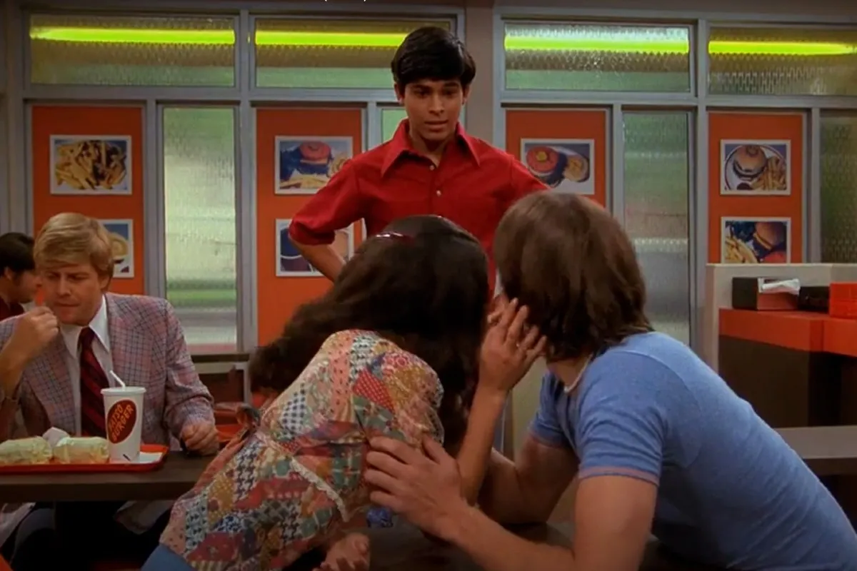 Remembering Kelso and Jackie's Iconic First Kiss on 'That '70s Show' - Rare