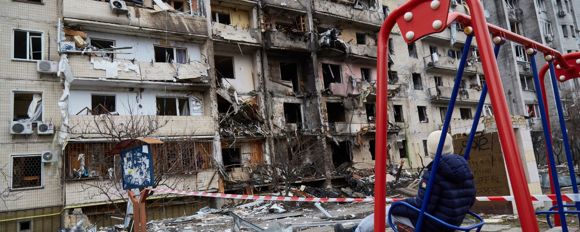 Слезы майдана. Разрушенный дом. Разрушенный дом в Киеве. Разрушенный многоэтажный дом в Украине.