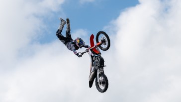 Daredevil Lands Insane Backflip Between Two Moving Trucks See Moment He Almost Misses
