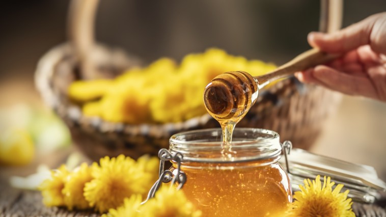 Is Raw Honey The Cure All Solution Experts Weigh In On Latest Health Fad