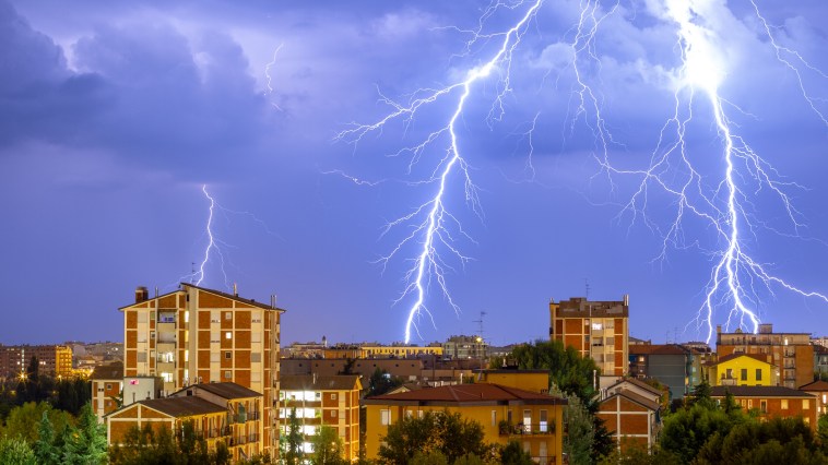 Florida Pizza Shop Owner Survives Lightning Strike: "Unbearable Pain"