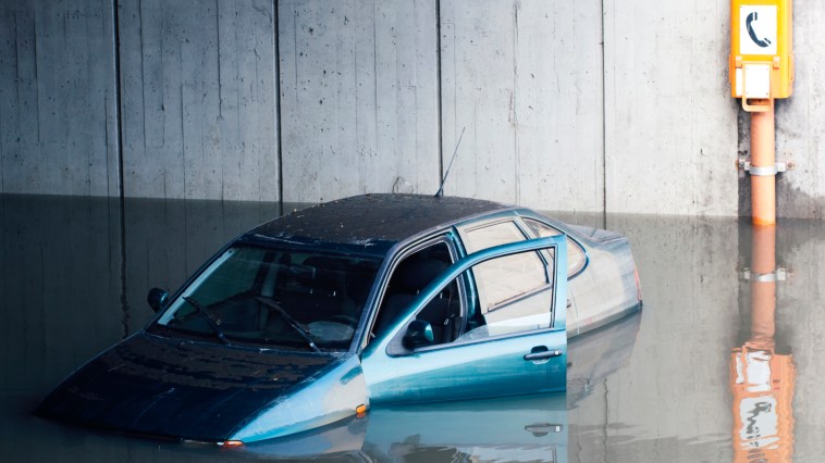 Milwaukee Man Livestreams Being Stranded In Floodwaters