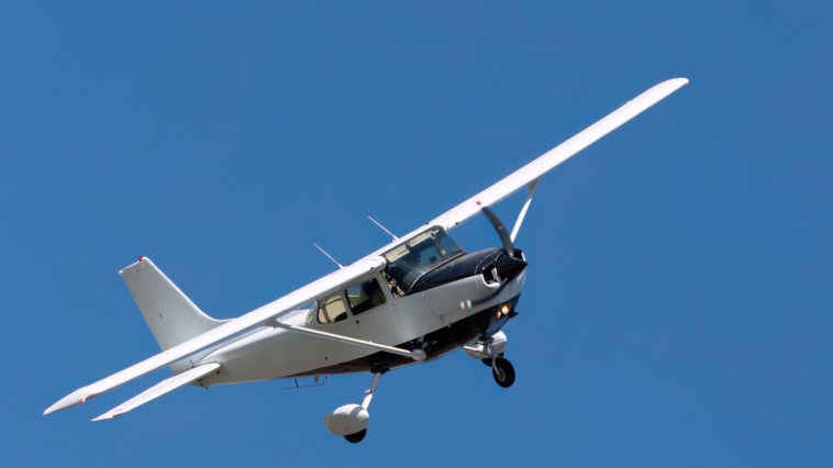 Pilot Hilariously Shows Family Why They Shouldn't Fall Asleep Mid-Flight With Rude Awakening