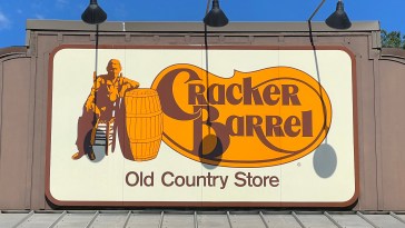 Woman Crashes Out After Seeing Cracker Barrel's New Remodel, Breaks Down In Tearful Rant