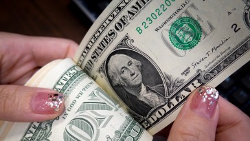 Former U.S. Postal Worker Charged After Stealing Credit Cards From People's Mail