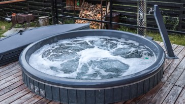 Two Women Almost Die After Getting Trapped In Hot Tub: Three Major Details To Know