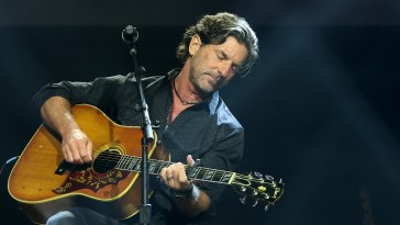 Brett James dies in plane crash in North Carolina