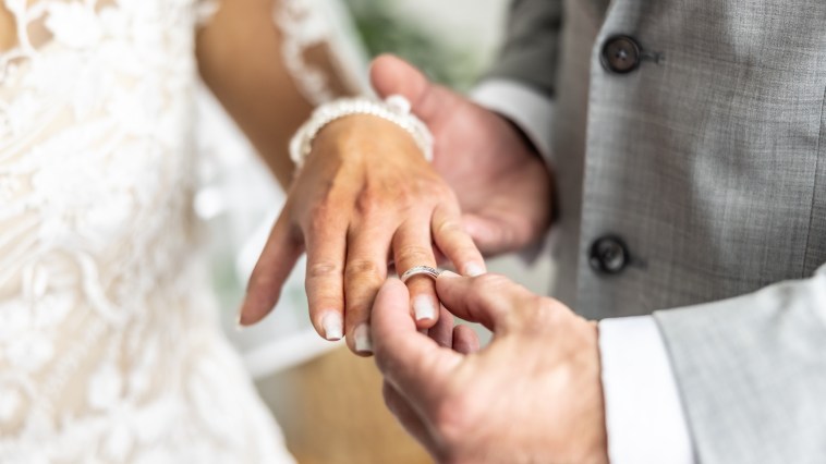 Conjoined Twins Get Honest About Marriage And The Intrusive Questions They’re Tired Of Hearing