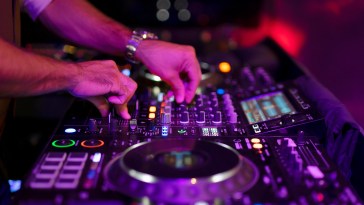 DJ Walks Out Of A Wedding Mid-Reception Here's Why