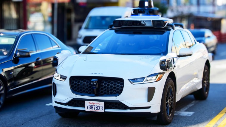 Police Officer Pulls Over A California RoboTaxi For A Traffic Violation