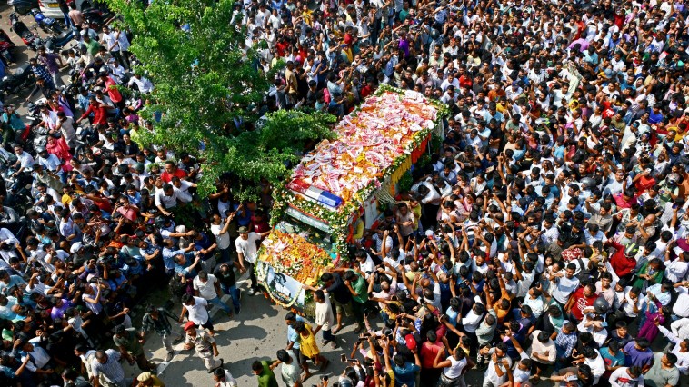 Singer Dies After Suffering Medical Emergency While Scuba Diving