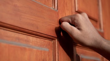 Ding Dong Ditch Prank Gone Wrong Lands Texas Kid In The Hospital