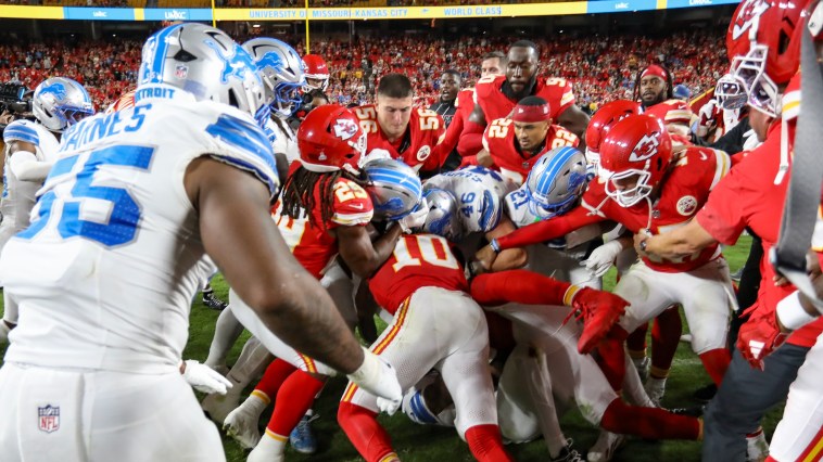 All-Out Brawl Erupts Between Players After Chiefs-Lions Game