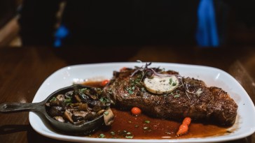 Texas Steakhouse At Center Of Controversy After Carrying Out Man Who Collapsed Inside, He Was Found Outside Dead