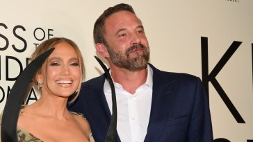 Things Get Awkward When Reporter Asks Jennifer Lopez About Ben Affleck