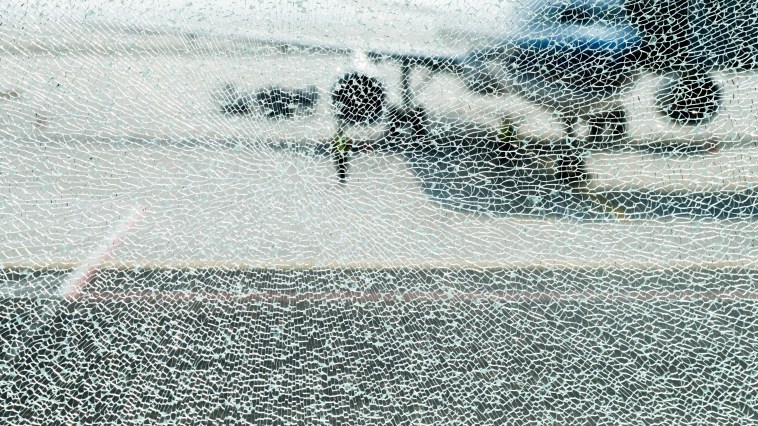 United Airlines Flight Forced To Make Emergency Landing After Unknown Object Cracked The Windshield