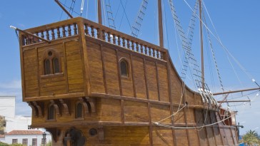 Wild Moment A Replica Of Columbus's Ship Sinks Off Coast Of Mexican Resort