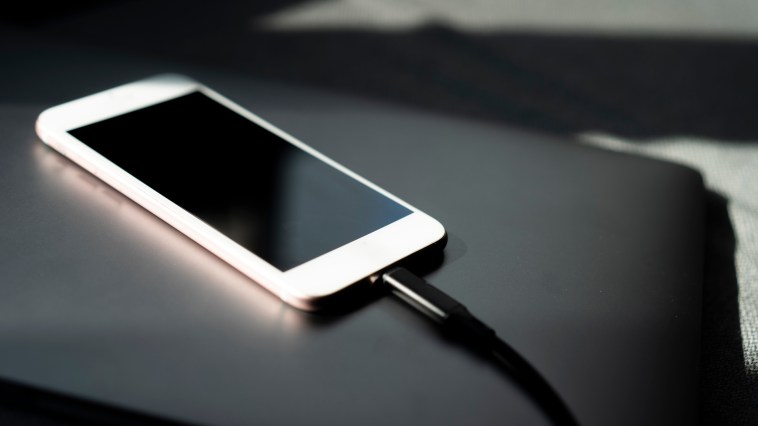 Irish Mom Fatally Injured After Allegedly Dropping Phone In Bathtub While It Was Charging