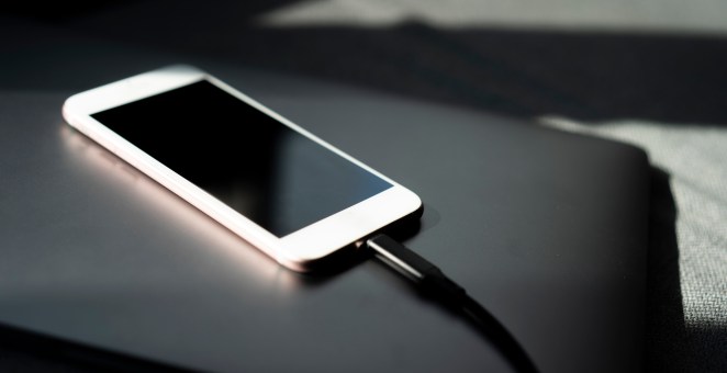 Irish Mom Fatally Injured After Allegedly Dropping Phone In Bathtub While It Was Charging