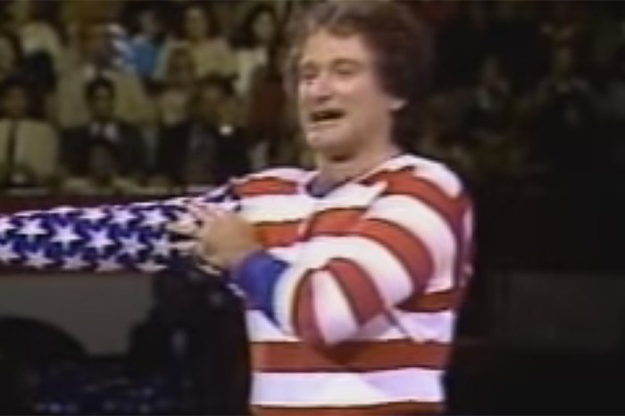 Robin Williams as the American Flag Will Make You Smile