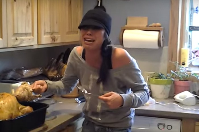 “Why is there a turkey inside of a turkey?” Two girls hilariously fall for pregnant turkey prank — watch at 1:10